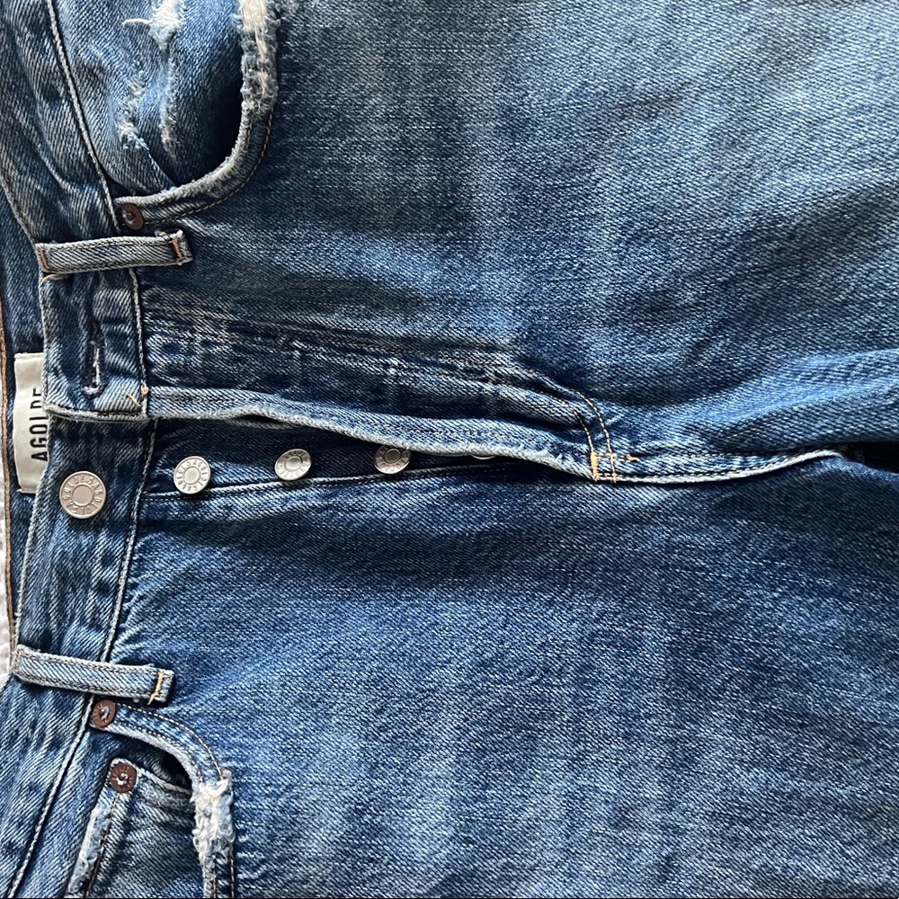 AGOLDE Riley High Rise Cropped Straight Jeans. Color: Frequency - Picture 7 of 9